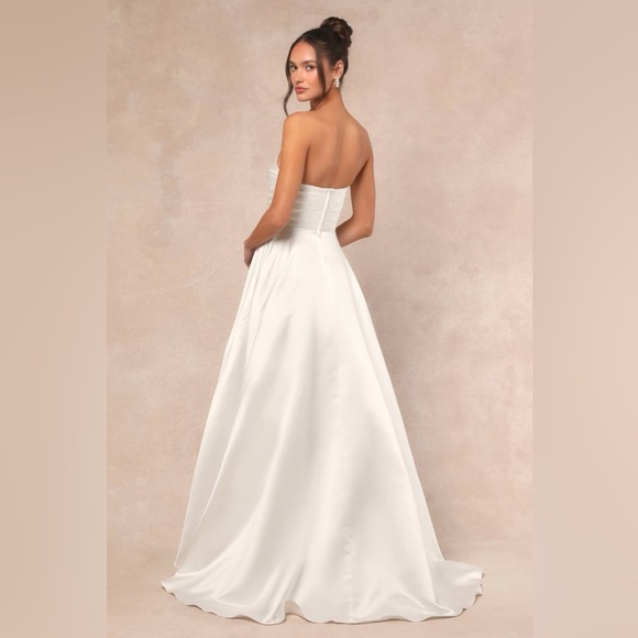 NWOT Lulus Khalida White Satin Strapless Bridal Gown $298 MSRP Estimated Small - Picture 4 of 12